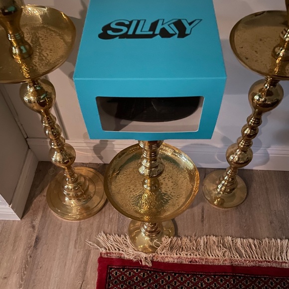 “Silky Satin” Hat in Arabic in G-Wagon Green - Picture 2 of 2